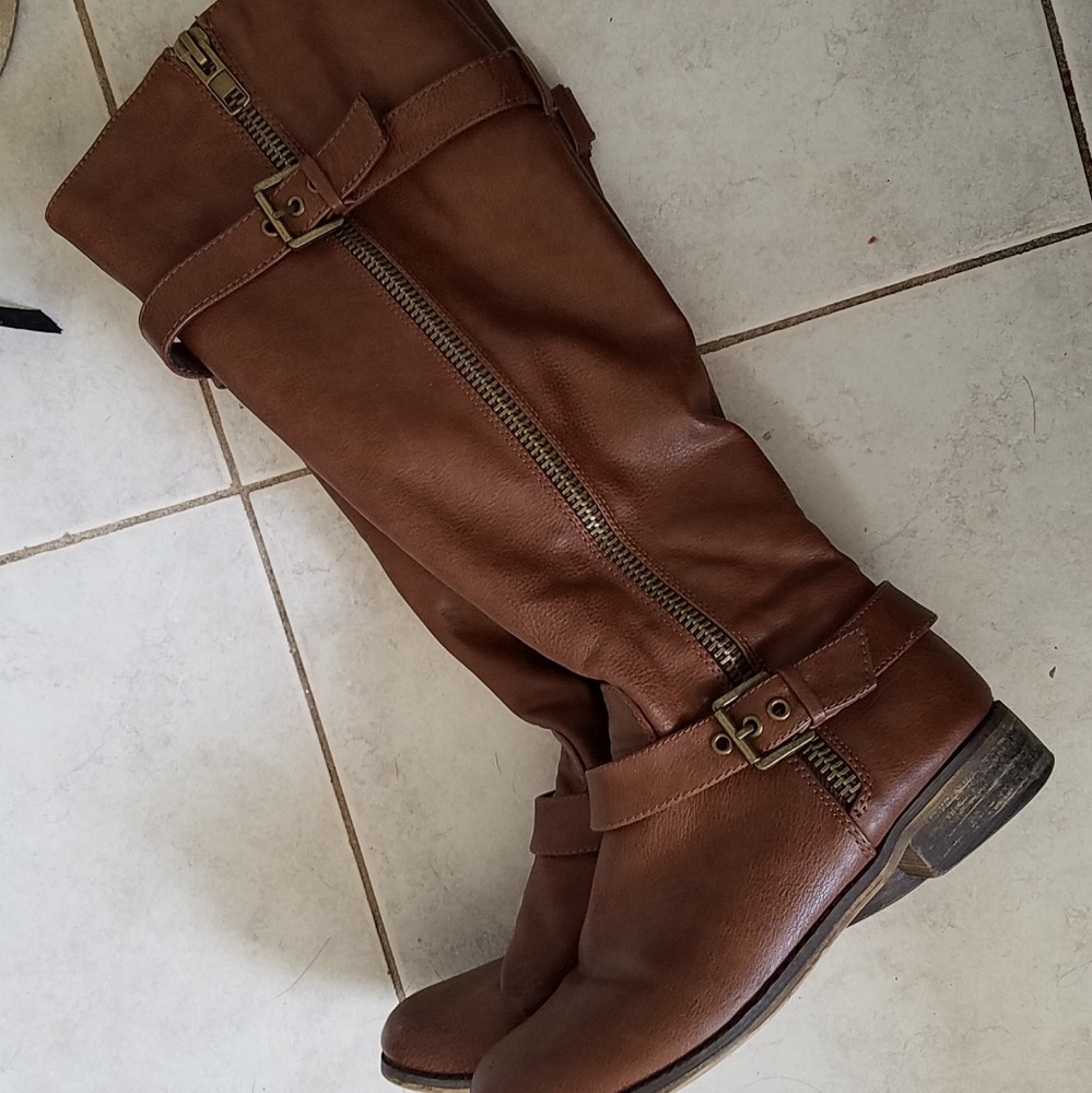 Women knew high boots